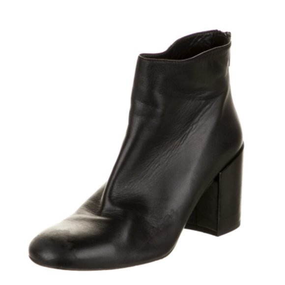 Stuart Weitzman Shoes - STUART WEITZMAN Leather Round-Toe Ankle Boots